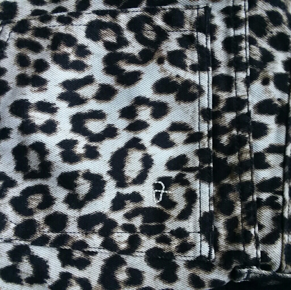 Rag & Bone Leopard Jean Shorts - Picture 6 of 8
